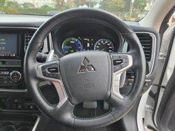 2018 Mitsubishi Outlander full