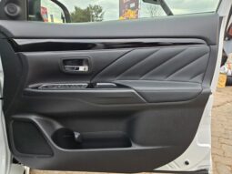 2018 Mitsubishi Outlander full