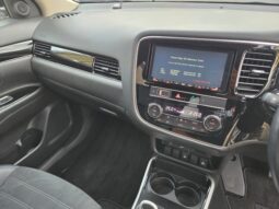 2018 Mitsubishi Outlander full