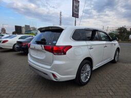 2018 Mitsubishi Outlander full