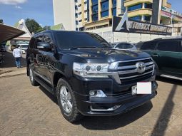 2012 TOYOTA LAND CRUISER V8