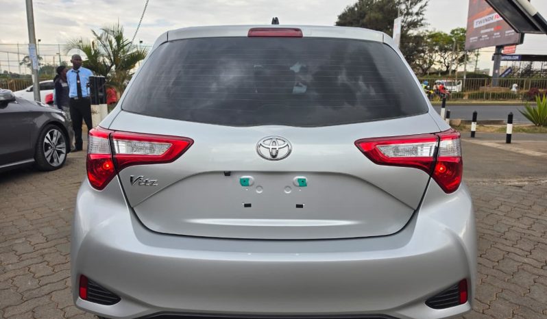 
2019 TOYOTA VITZ full									
