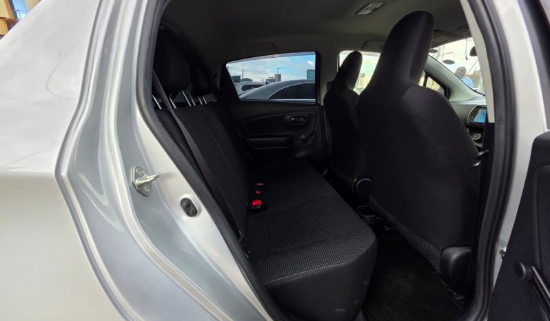 
2019 TOYOTA VITZ full									