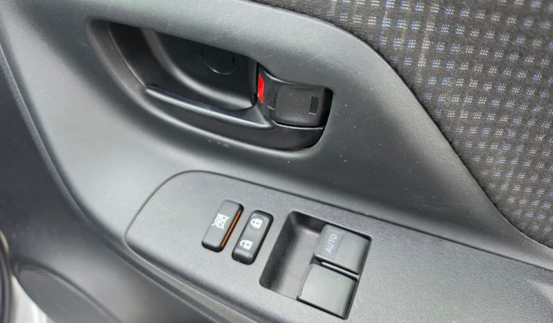 
2019 TOYOTA VITZ full									