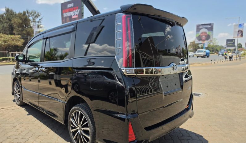 
2019 TOYOTA NOAH full									